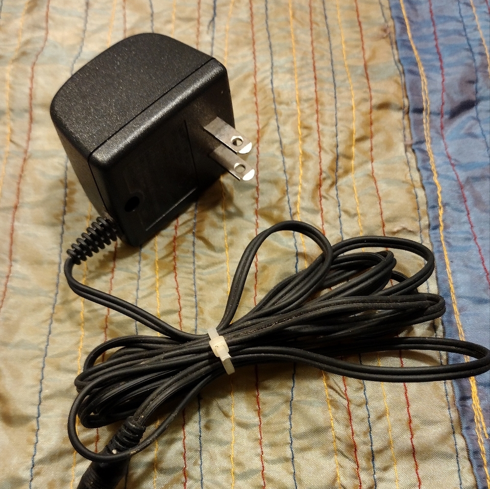 Nokia Adapter Model ACP-7U ( output 3.7v )